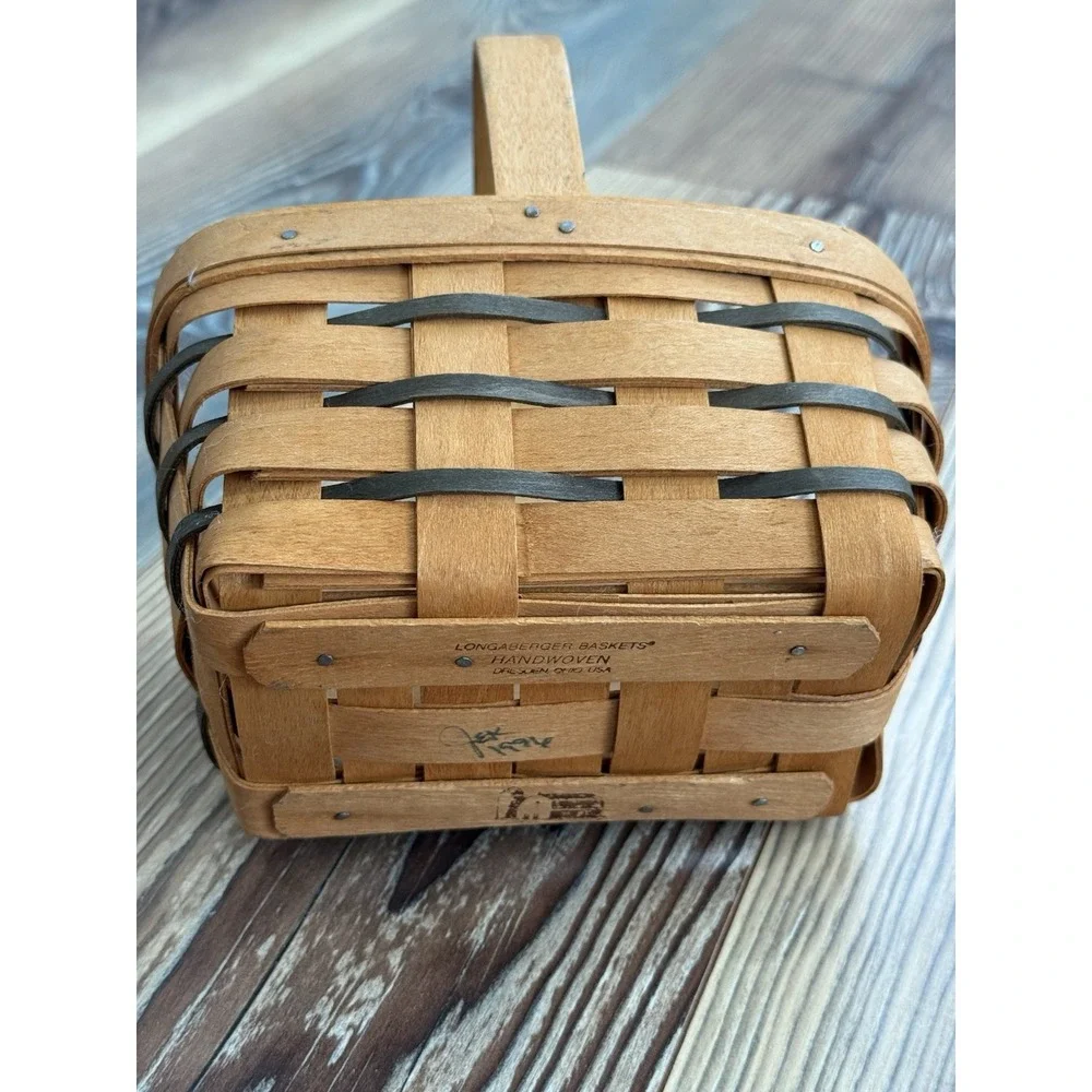 Longaberger 1996 Small Heartland Basket 8x7